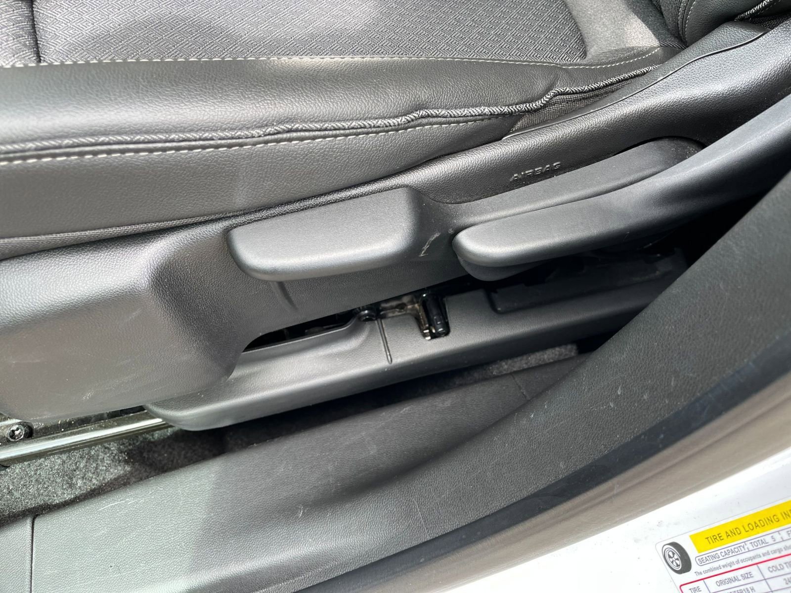 Used 2025 Buick Encore GX Preferred AWD/4WD image 22