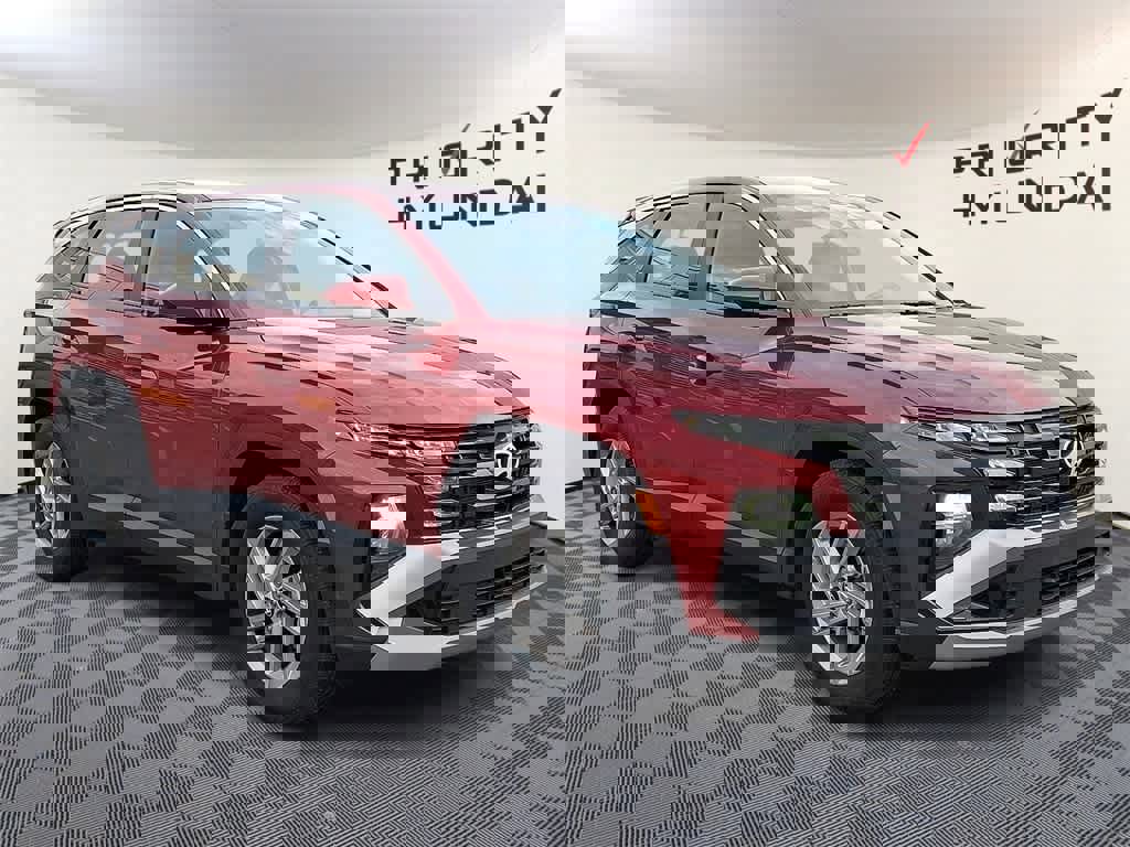 Certified 2025 Hyundai Tucson SE image 3