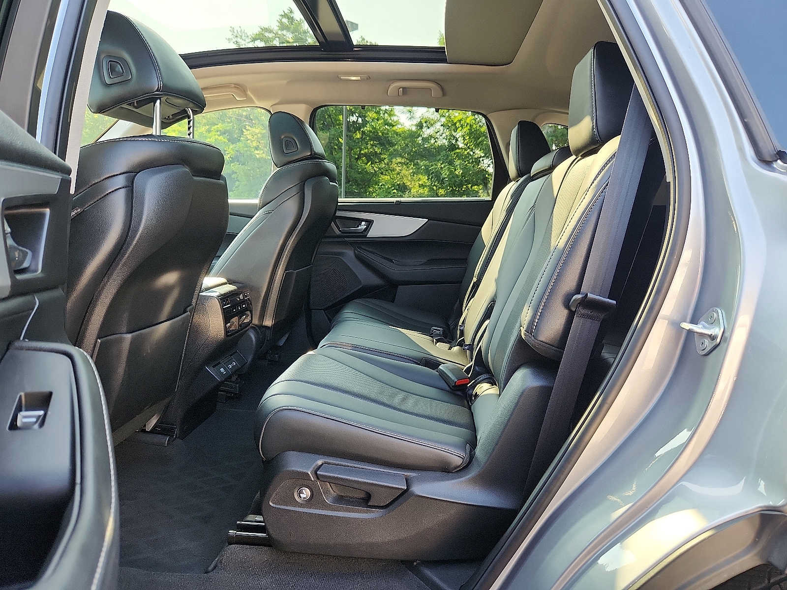 Used 2024 Acura MDX SH-AWD w/ Technology Package image 10