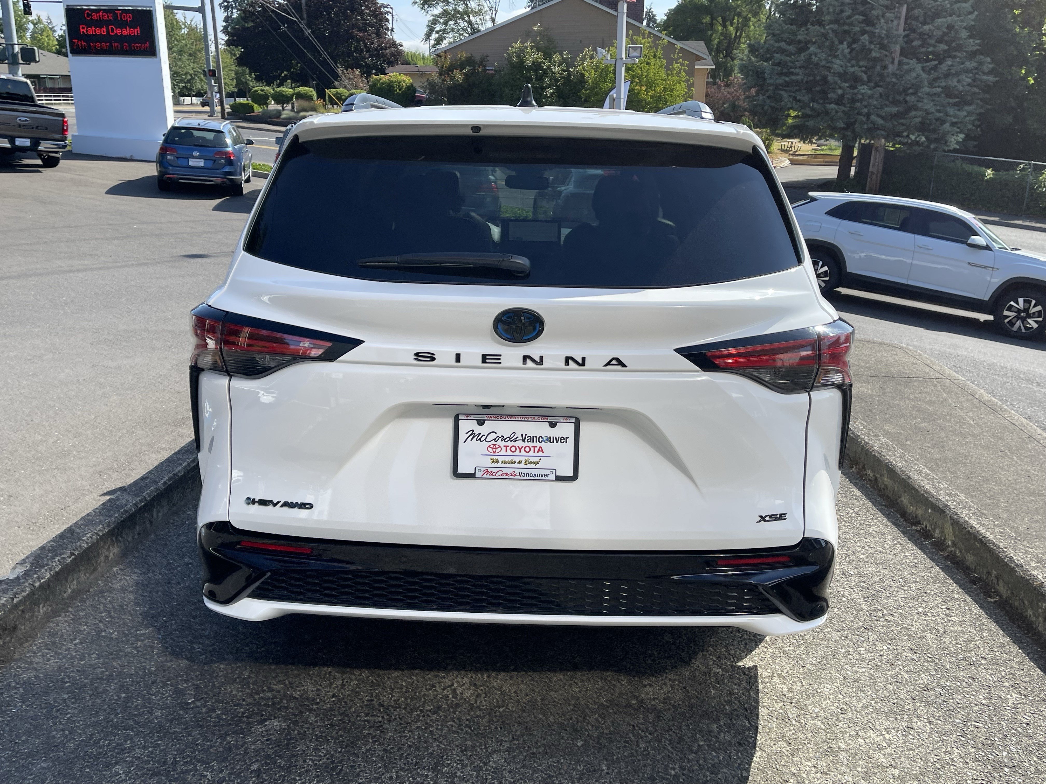 Certified 2025 Toyota Sienna XSE w/ XSE Premium Package AWD/4WD image 5
