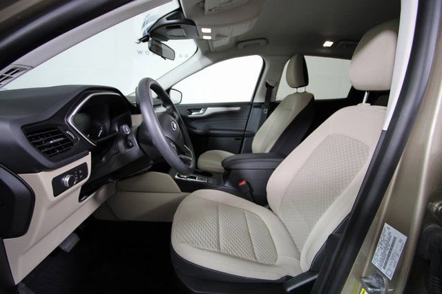 Used 2021 Ford Escape SE image 14