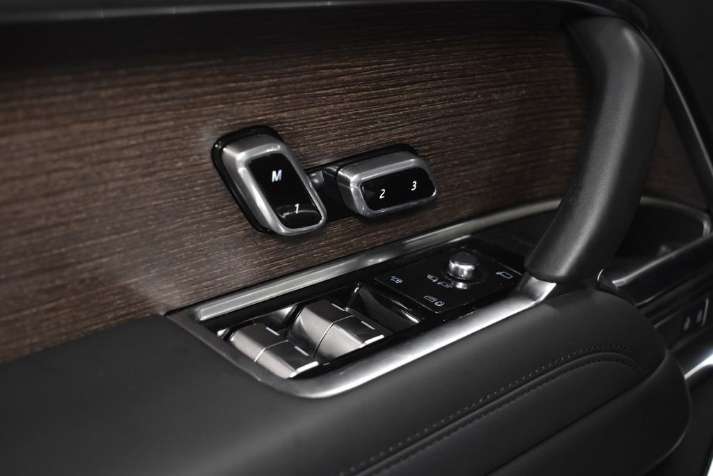 Used 2025 Land Rover Range Rover Long Wheelbase SE image 22