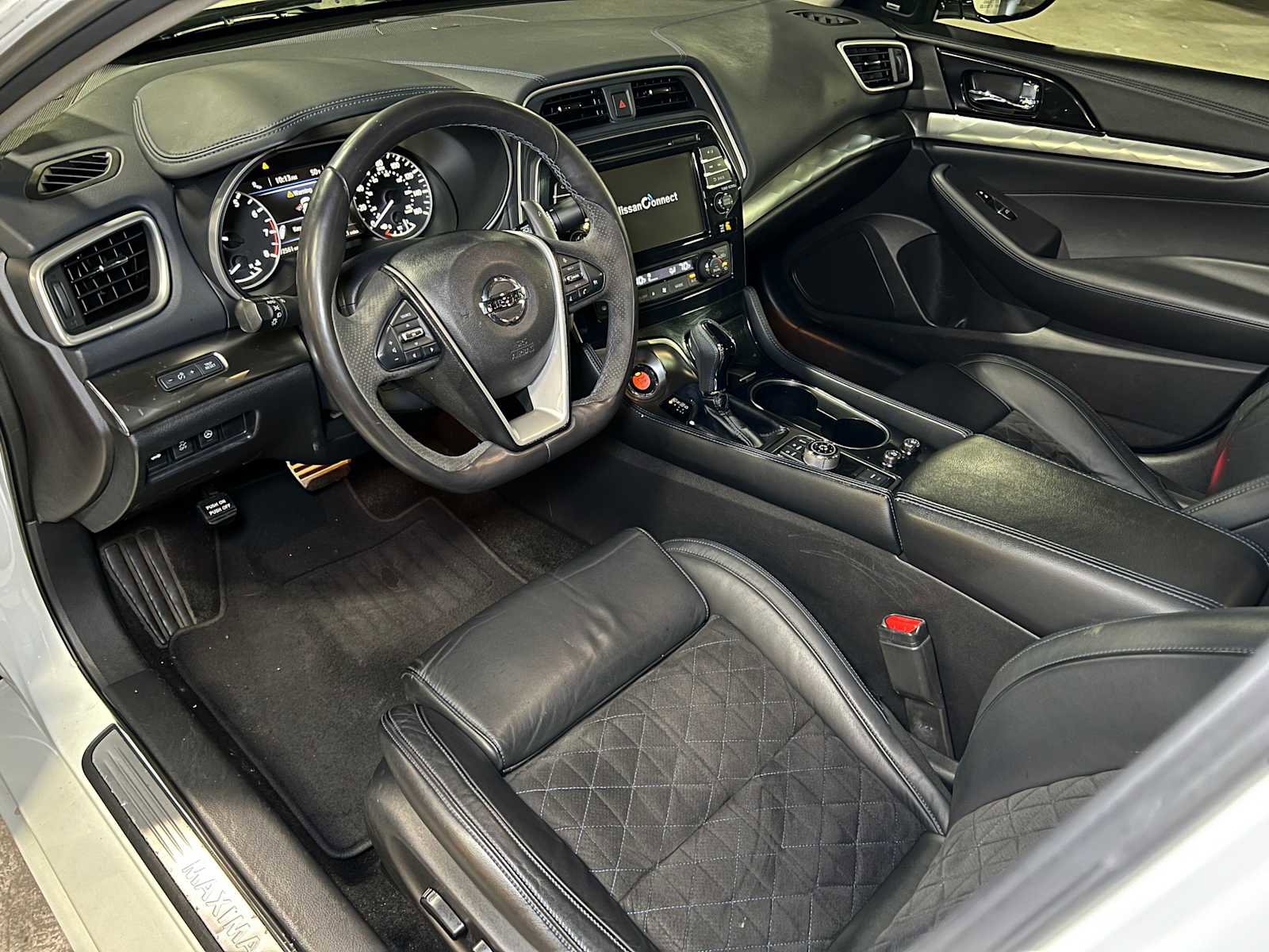 Used 2017 Nissan Maxima SR w/ Midnight Edition image 21