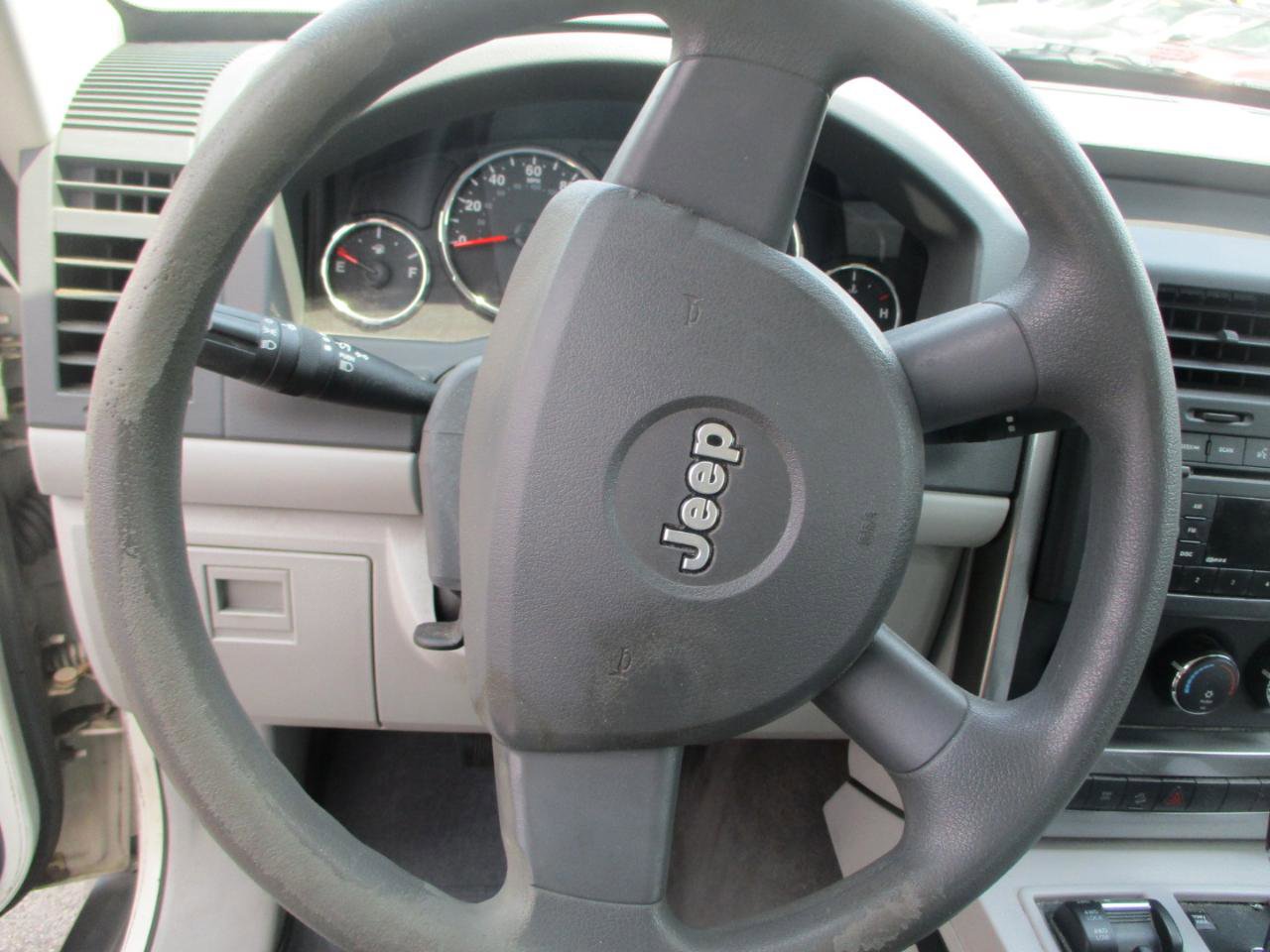 Used 2008 Jeep Liberty Sport image 12