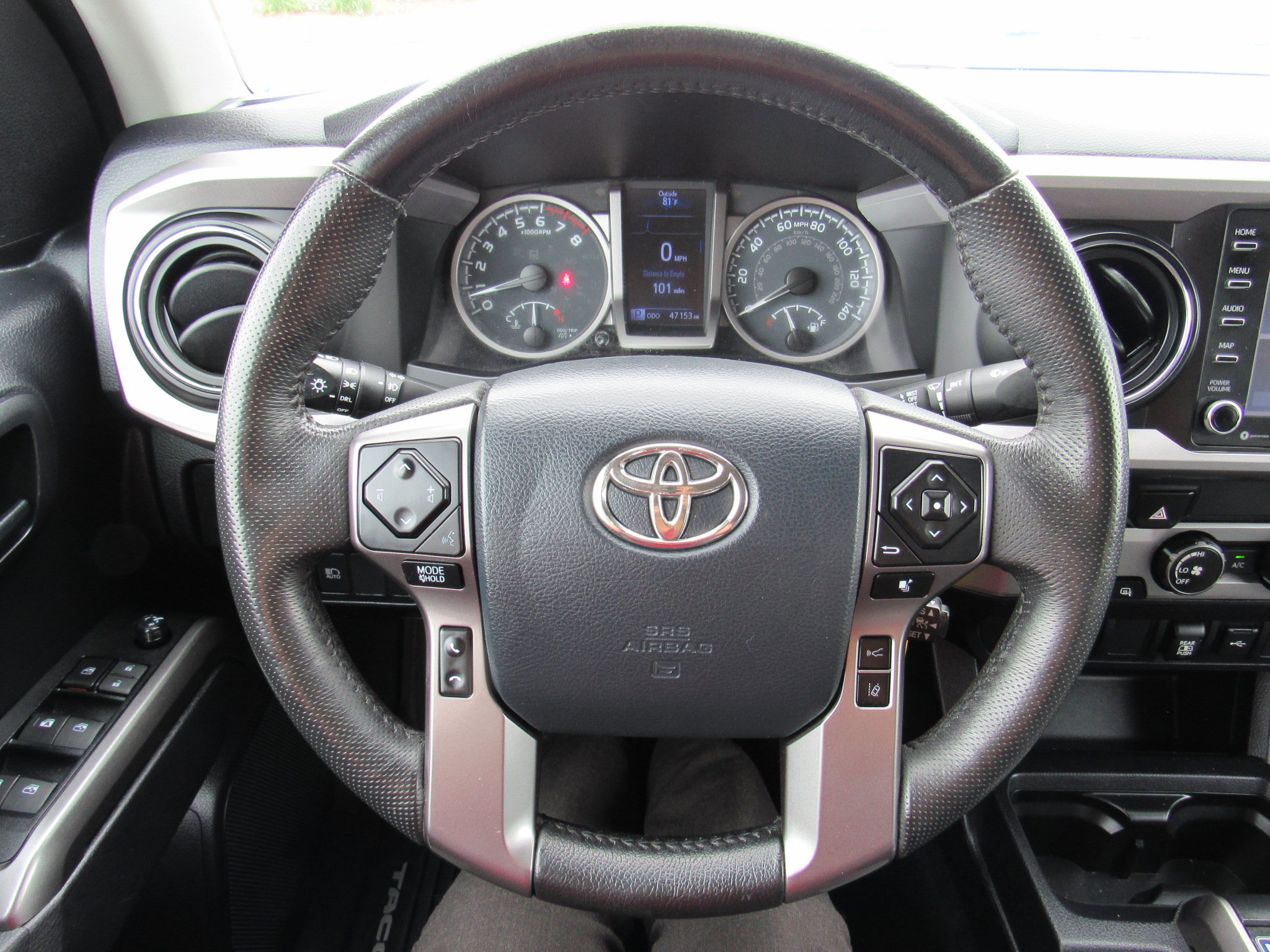 Used 2020 Toyota Tacoma SR5 w/ Blackout Package AWD/4WD image 18