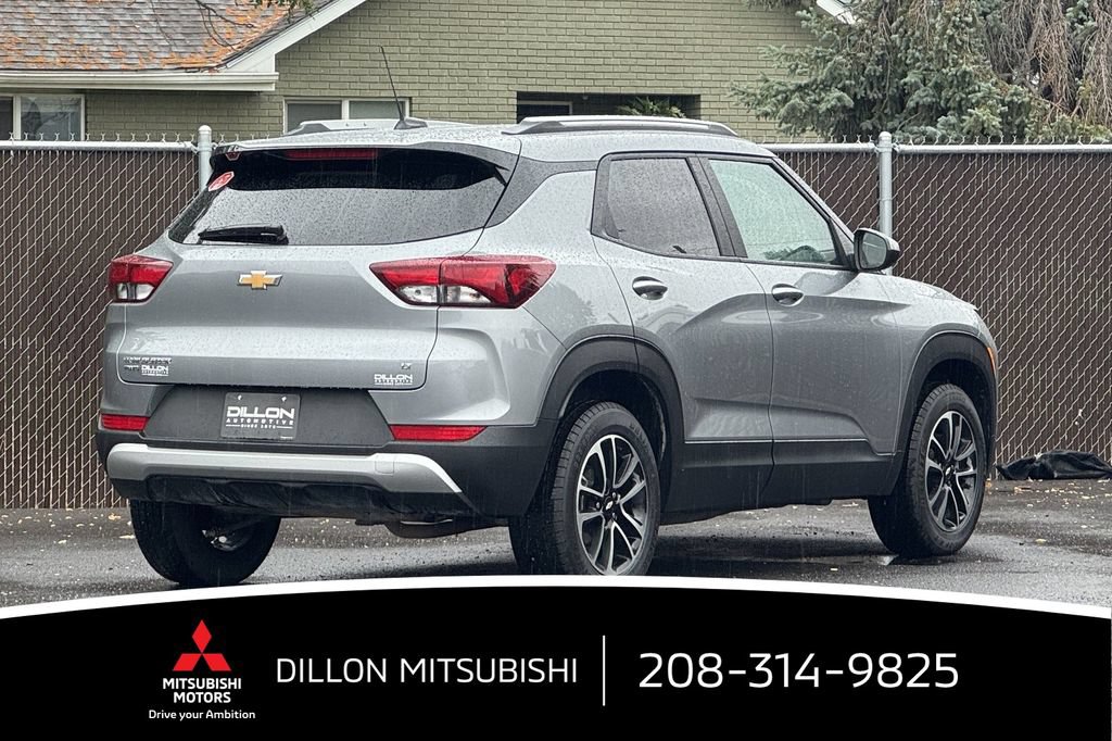 Used 2025 Chevrolet TrailBlazer LT AWD/4WD image 4