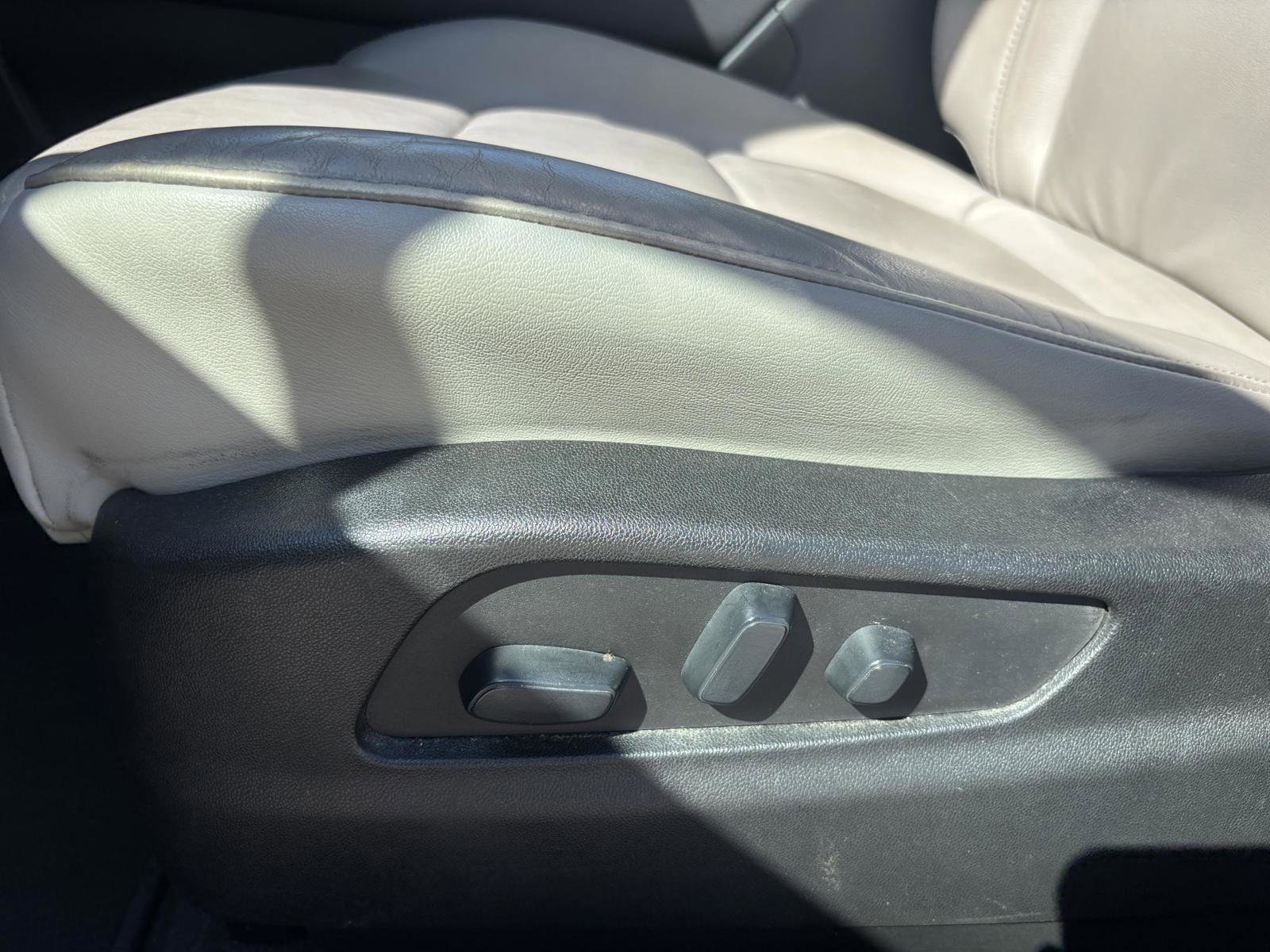 Used 2019 Cadillac XT4 Premium Luxury w/ Driver Awareness Package image 19