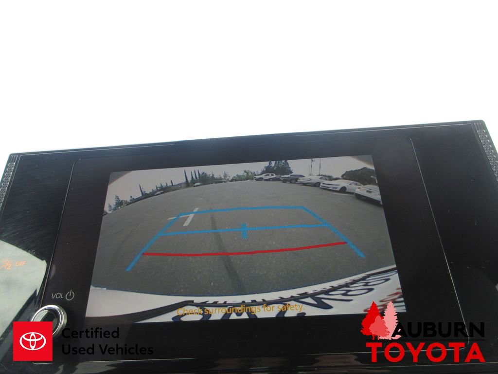 Used 2026 Toyota Sienna LE image 41