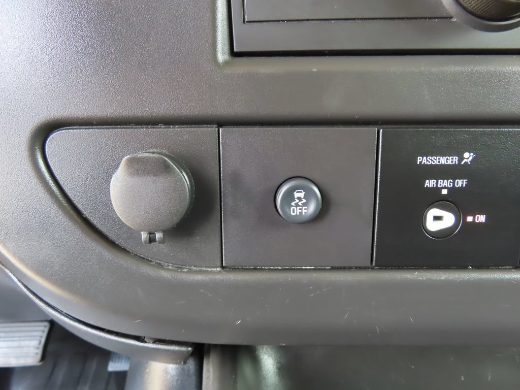 Used 2025 Chevrolet Express 2500 w/ Driver Convenience Package RWD image 6