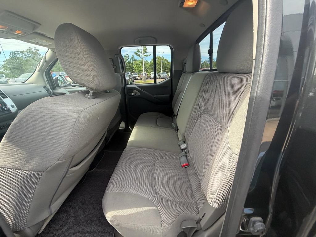 Used 2020 Nissan Frontier SV w/ Midnight Edition Floor Mats AWD/4WD image 11