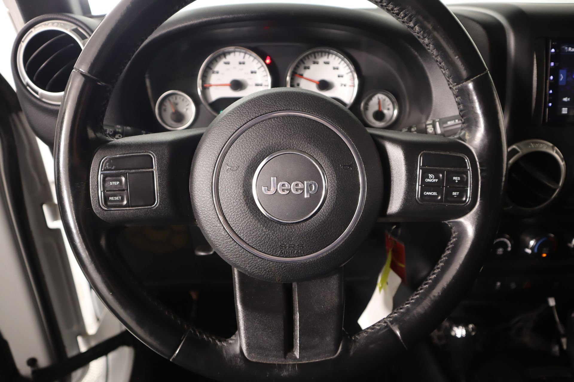 Used 2017 Jeep Wrangler Unlimited Sahara image 3