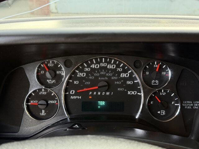 Used 2017 Chevrolet Express 2500 image 15