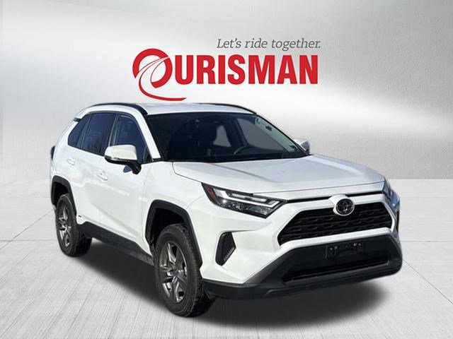 Used 2025 Toyota RAV4 XLE image 1