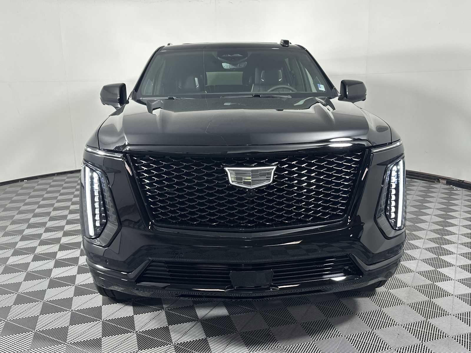 Used 2026 Cadillac Escalade ESV Platinum Sport AWD/4WD image 2