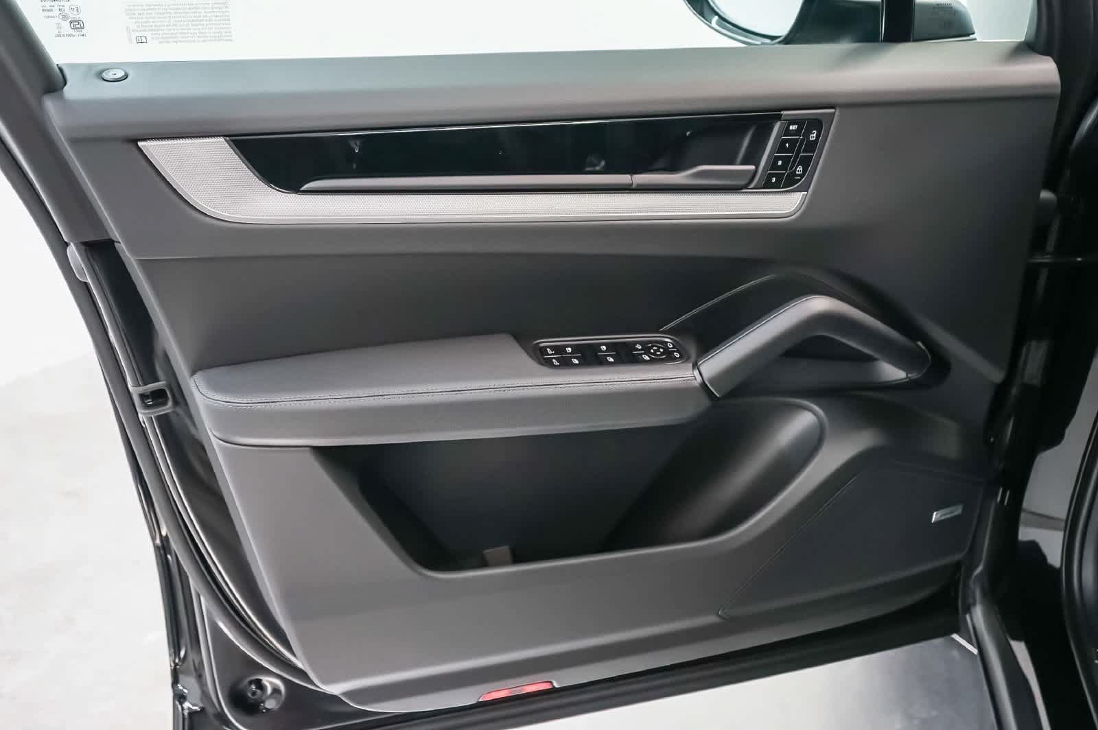 New 2026 Porsche Cayenne AWD/4WD image 27