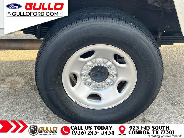 Used 2022 Chevrolet Express 3500 w/ Driver Convenience Package RWD image 8