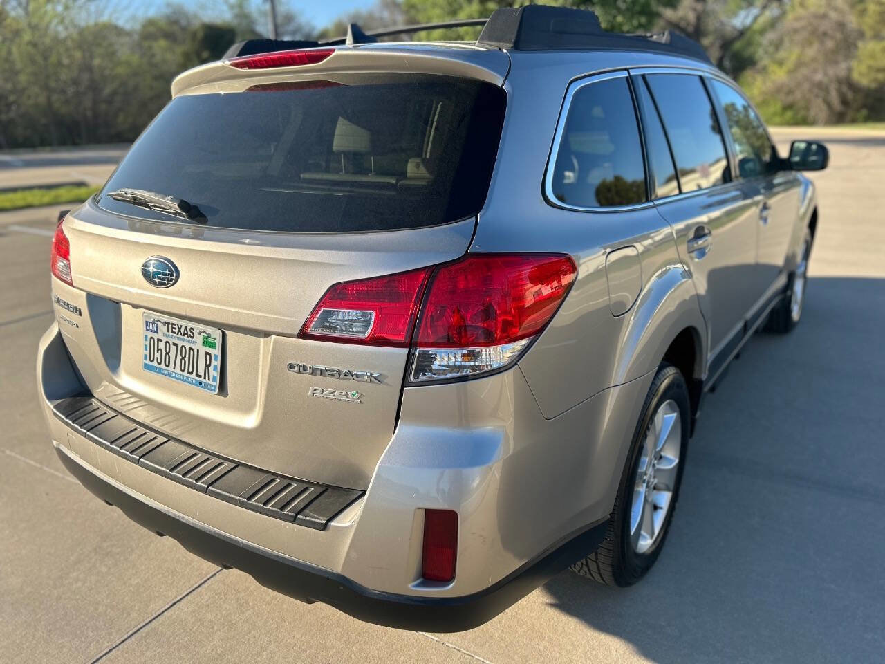 Used 2014 Subaru Outback 2.5i Limited w/ Moonroof Package image 6