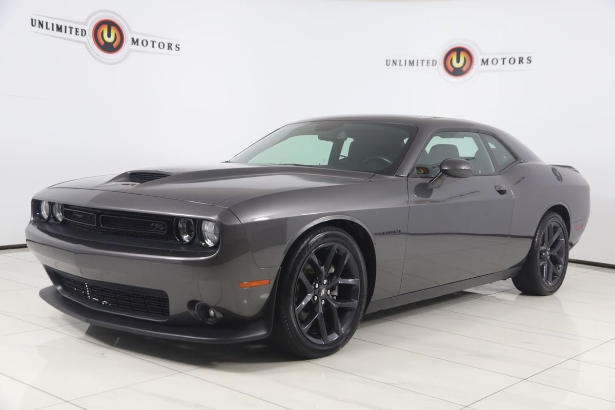 Used 2022 Dodge Challenger R/T w/ Blacktop Package RWD image 5