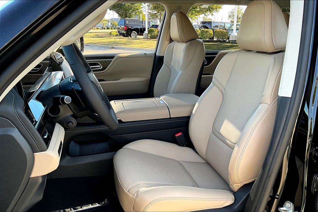 New 2026 INFINITI QX80 Pure w/ Cargo Package image 9