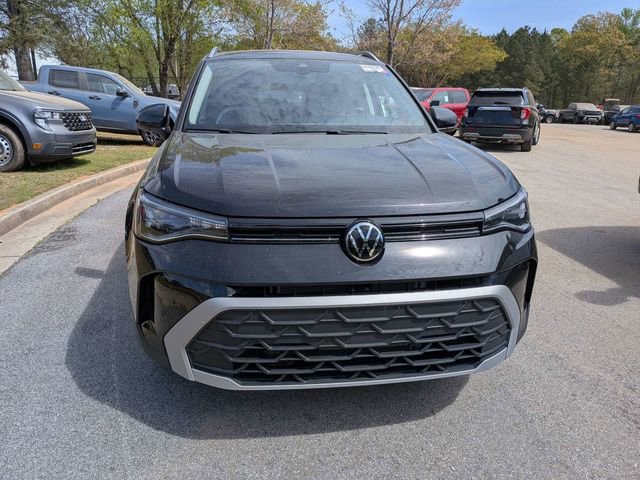 Used 2025 Volkswagen Taos SE image 2