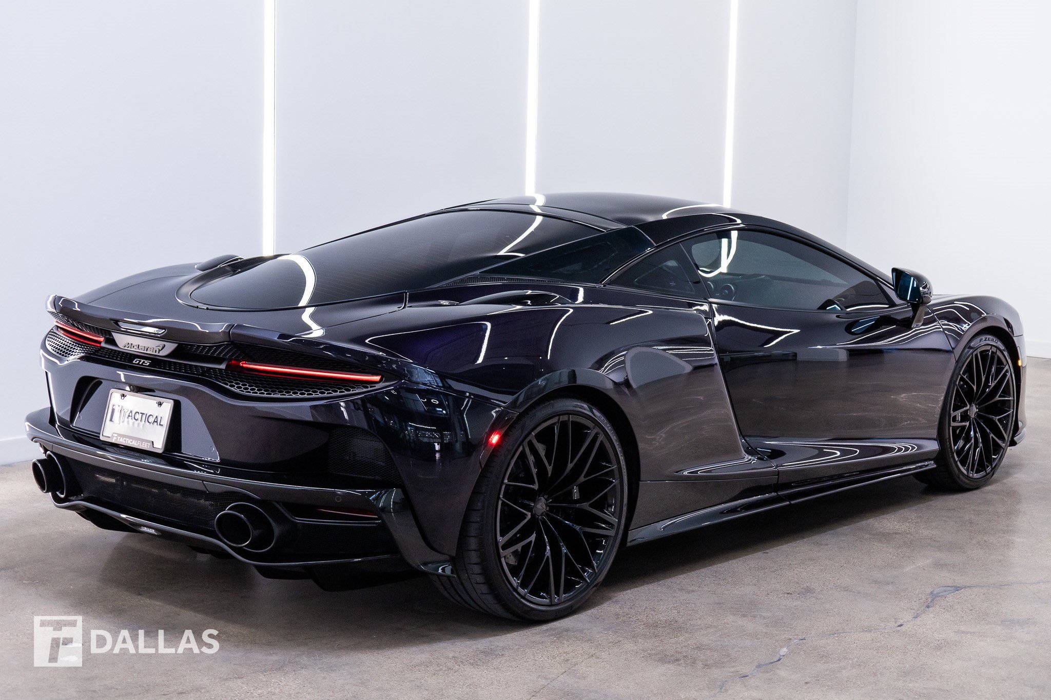 Used 2025 McLaren GTS RWD image 17