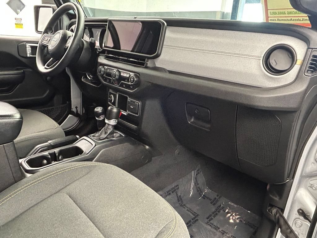 Used 2024 Jeep Wrangler Unlimited Sport AWD/4WD image 12