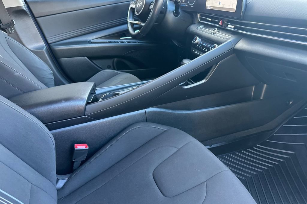Used 2024 Hyundai Elantra SEL w/ Convenience Package image 15