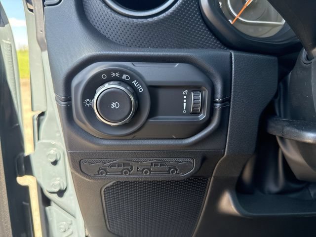New 2026 Jeep Wrangler Rubicon w/ Xtreme 35 Tire Package AWD/4WD image 11