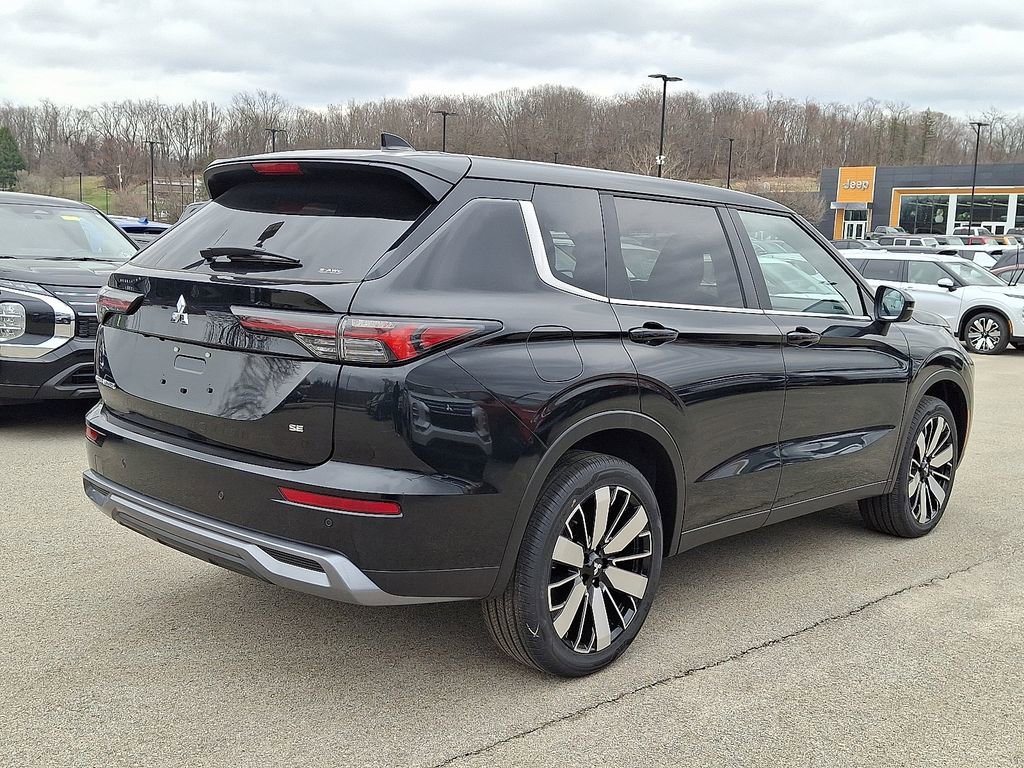 New 2026 Mitsubishi Outlander SE AWD/4WD image 4
