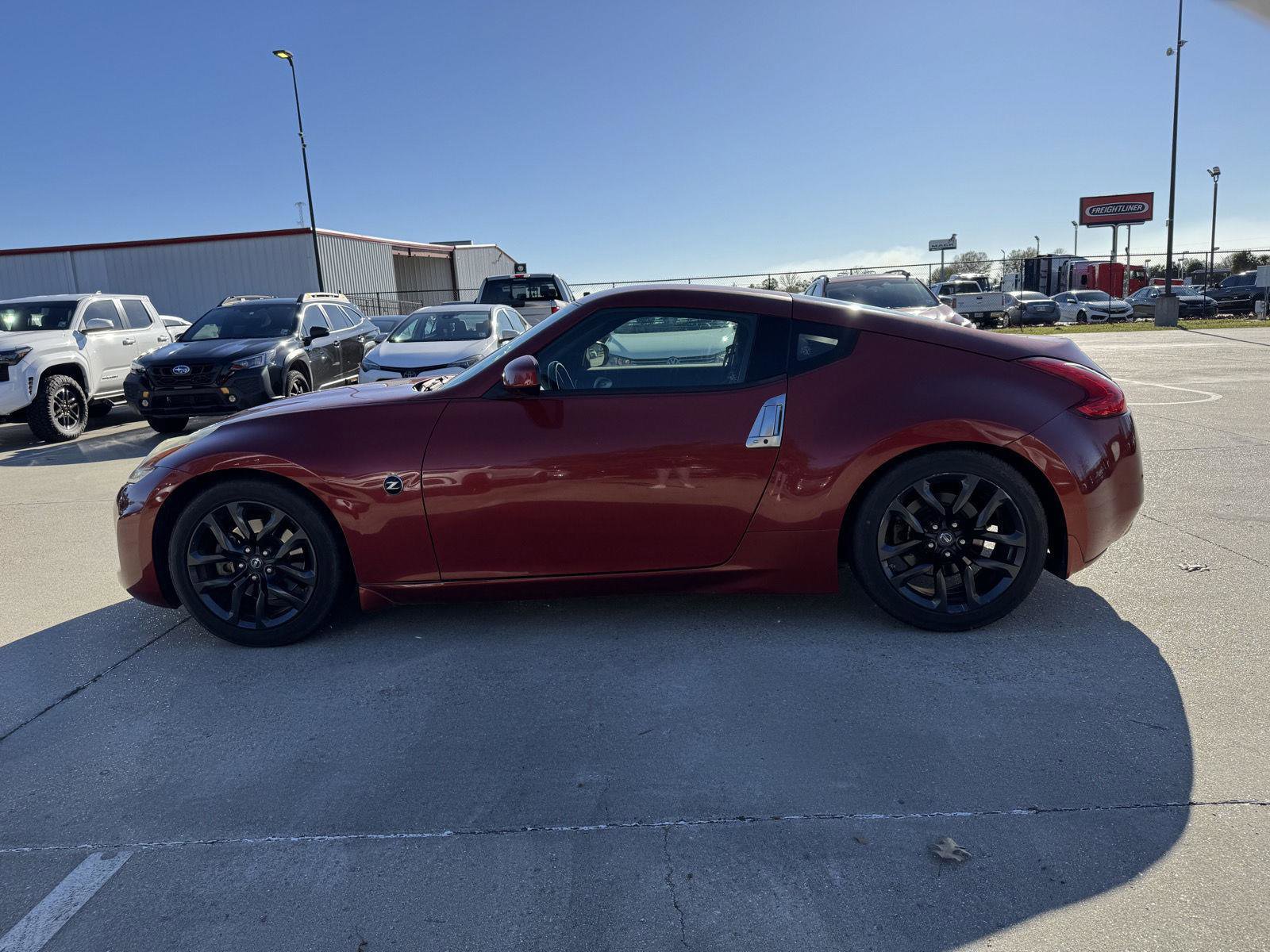 Used 2016 Nissan 370Z Base image 14