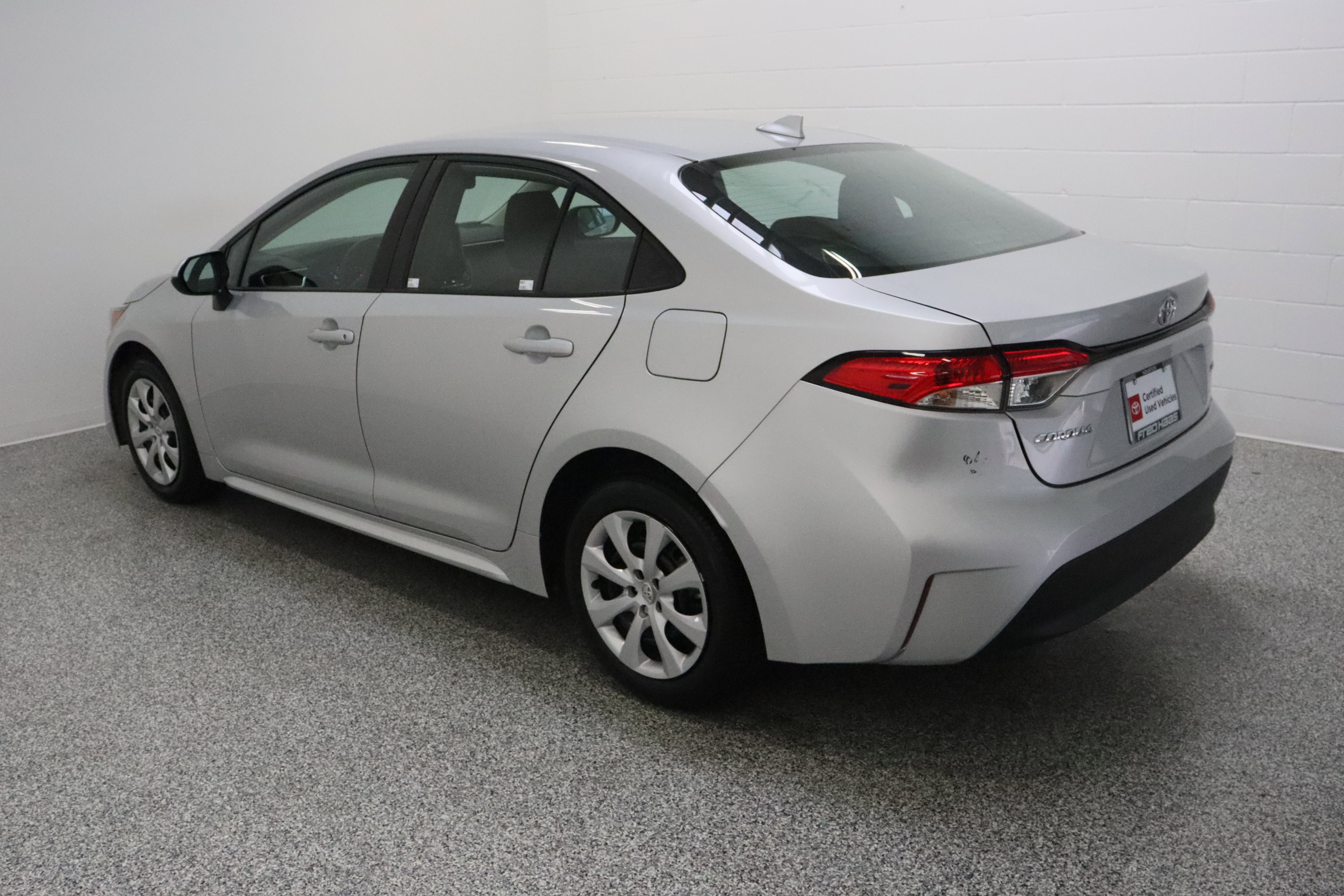 Used 2024 Toyota Corolla LE FWD image 9