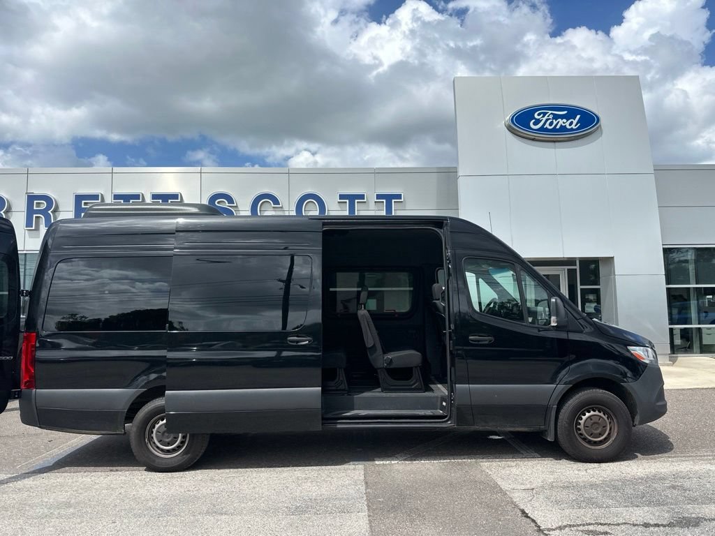 Used 2025 Mercedes-Benz Sprinter 2500 image 2