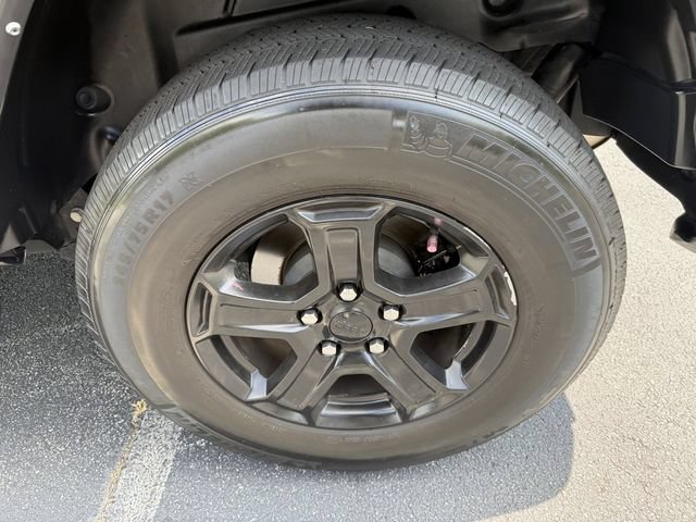 Used 2022 Jeep Wrangler Sport AWD/4WD image 34