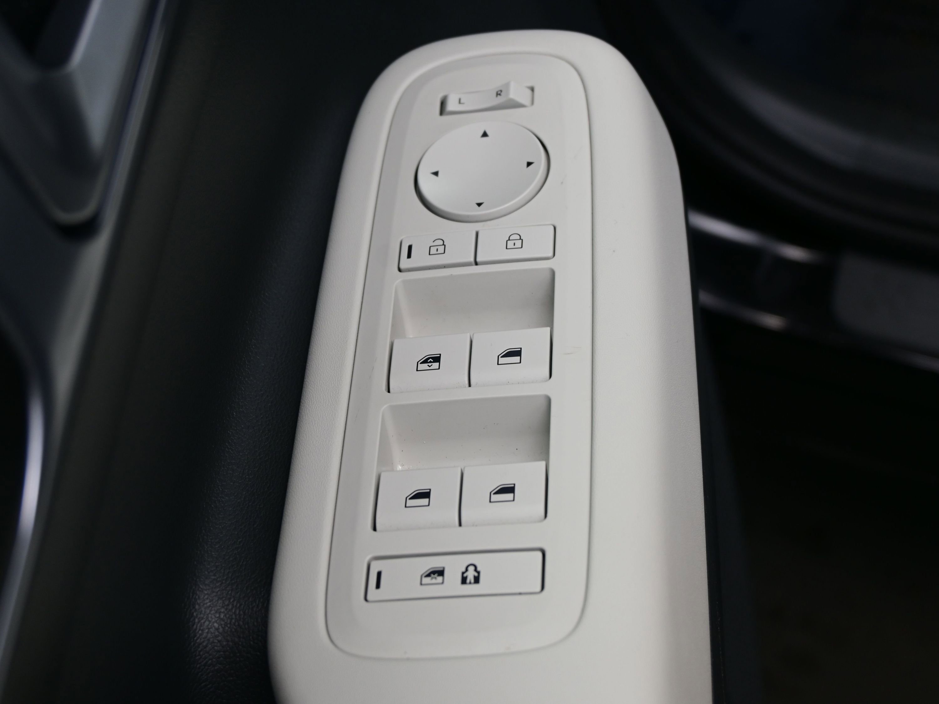 Certified 2026 Hyundai Santa Fe SE image 11