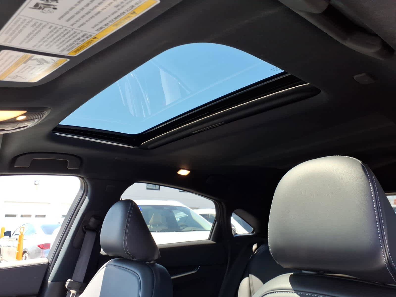 Used 2024 INFINITI QX55 Luxe w/ Cargo Package AWD/4WD image 18