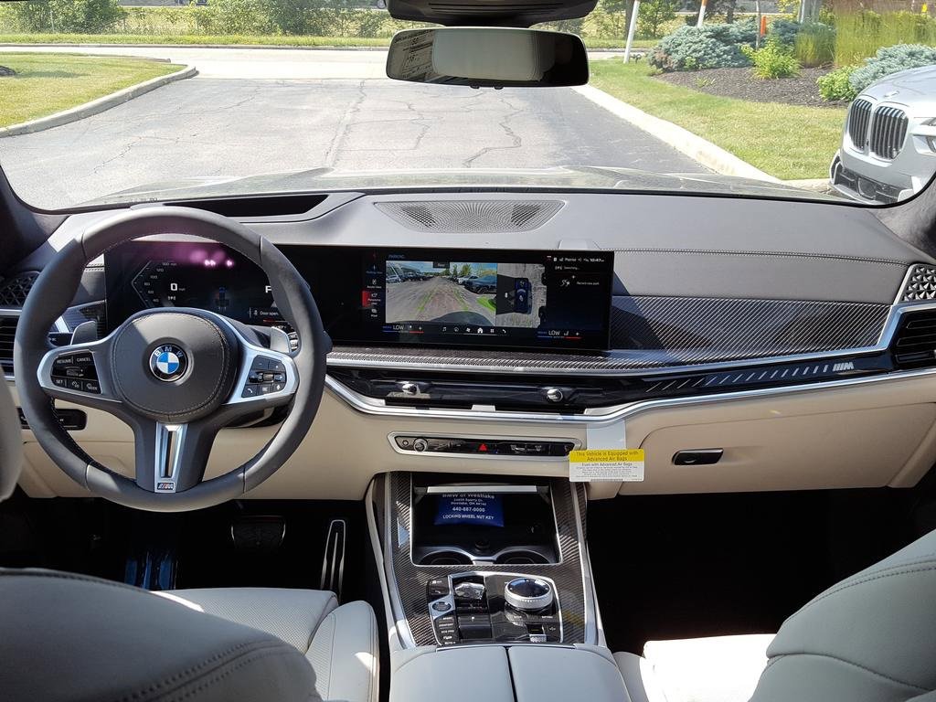 New 2026 BMW X7 M60i image 8