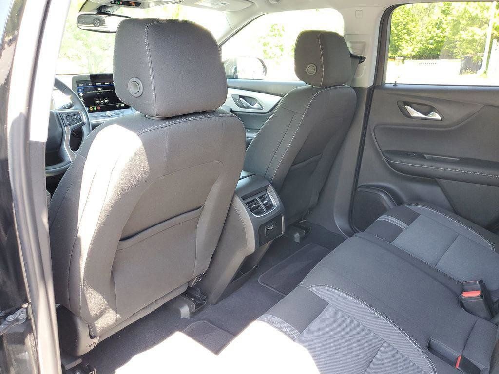 Used 2024 Chevrolet Blazer LT w/ Convenience Package FWD image 29