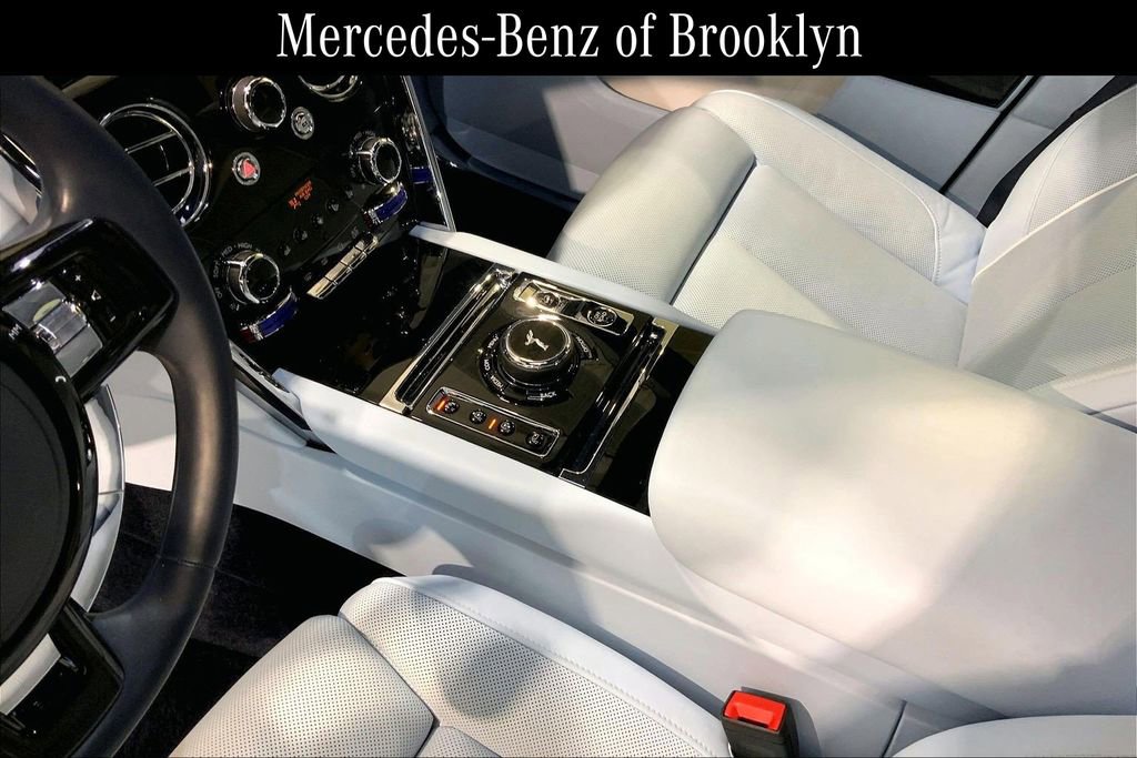Used 2022 Rolls-Royce Cullinan w/ Cullinan Package AWD/4WD image 16