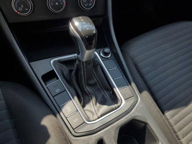 Certified 2023 Volkswagen Jetta S FWD image 27
