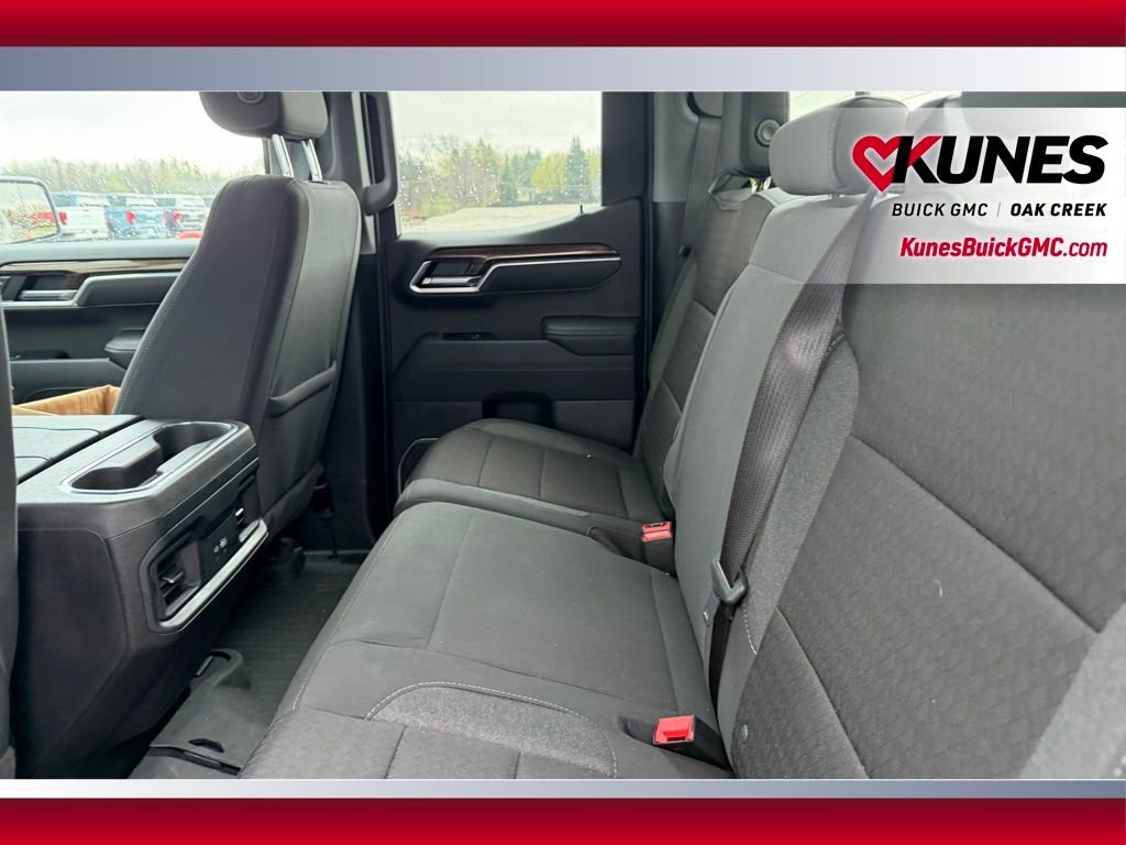 Used 2025 Chevrolet Silverado 1500 LT AWD/4WD image 6