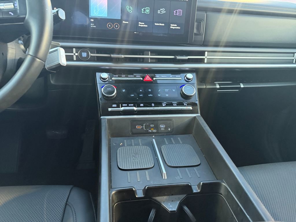 Used 2025 Hyundai Santa Fe SEL image 11