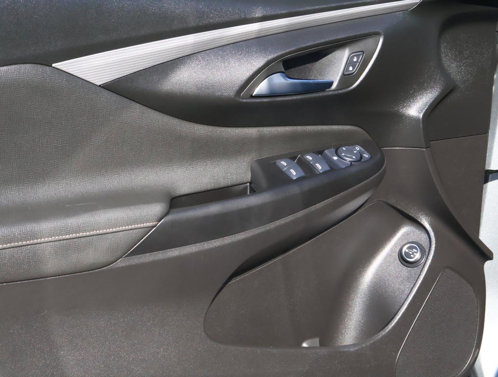 Used 2025 Buick Envista Avenir image 18