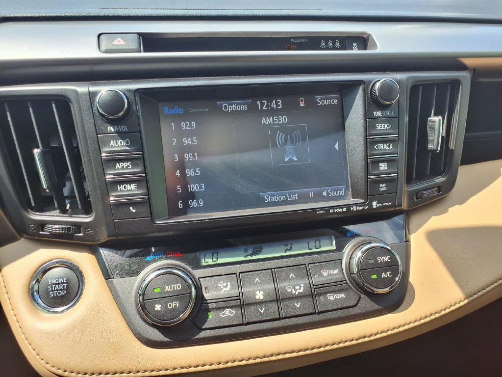 Used 2018 Toyota RAV4 Limited FWD image 20