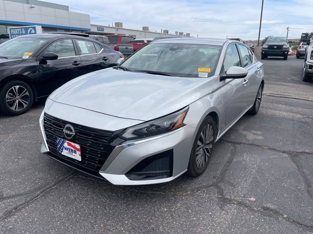 Used 2023 Nissan Altima 2.5 SV image 1