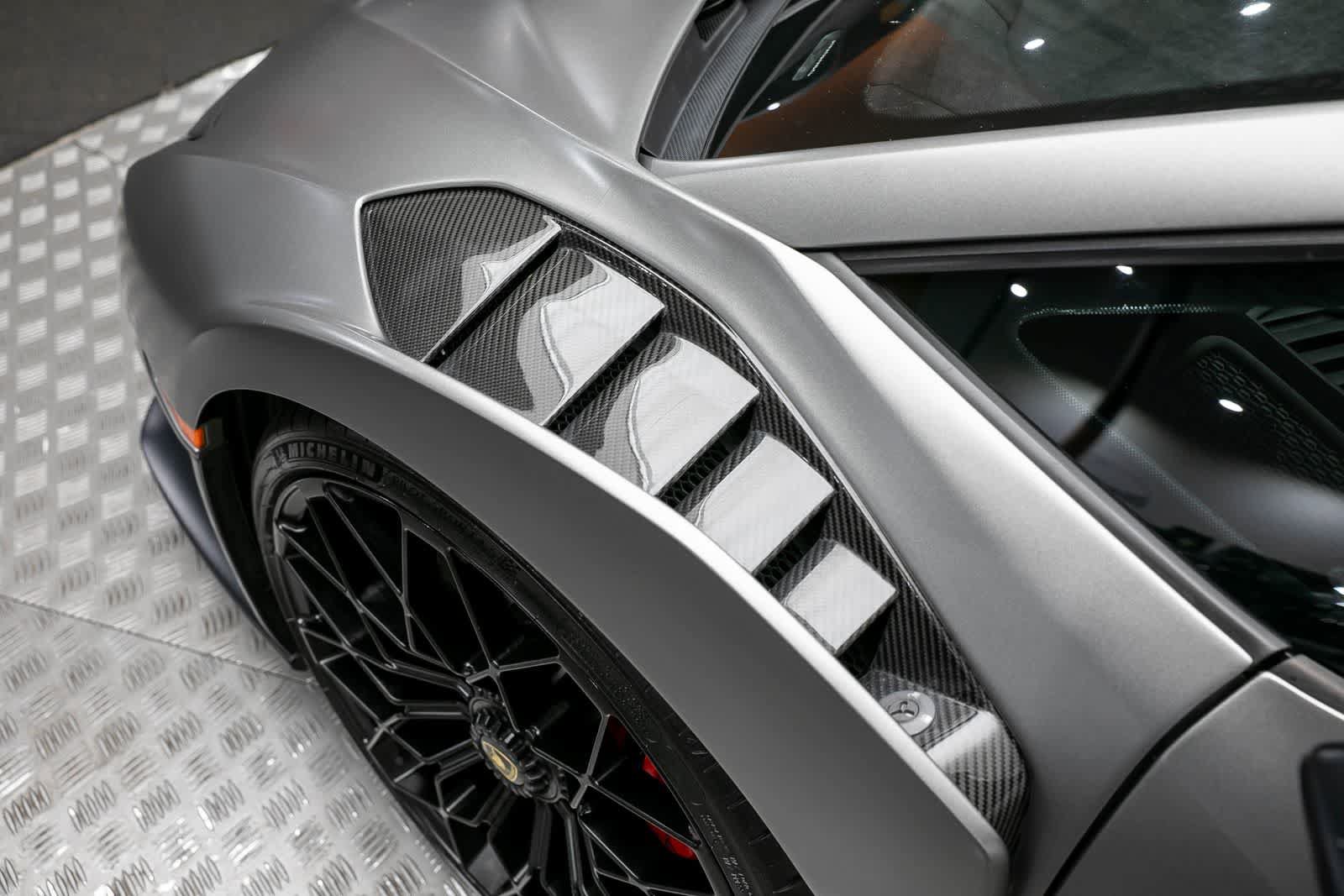 Used 2022 Lamborghini Huracan STO RWD image 53