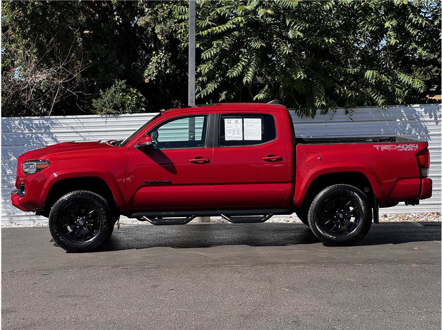Used 2016 Toyota Tacoma TRD Sport AWD/4WD image 9