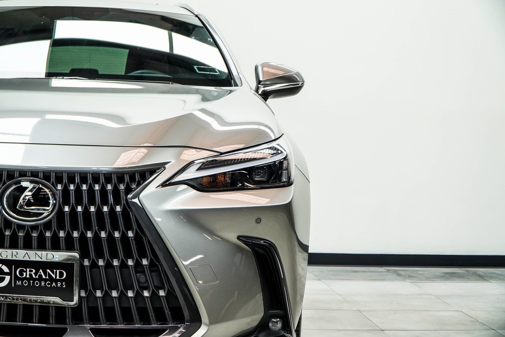 Used 2024 Lexus NX 300h AWD w/ Luxury Package image 4