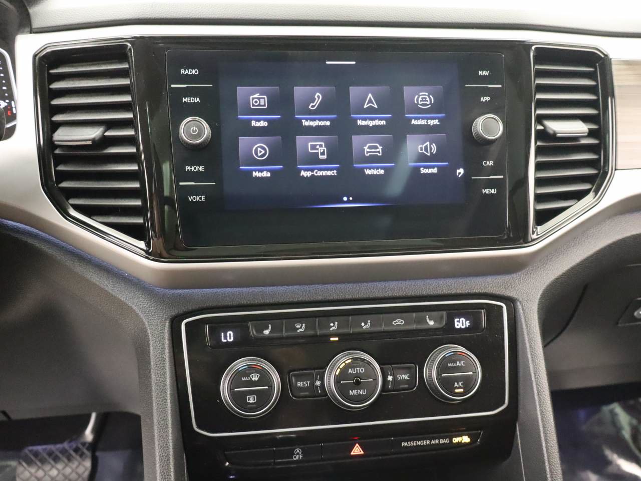 Used 2023 Volkswagen Atlas SEL AWD/4WD image 10