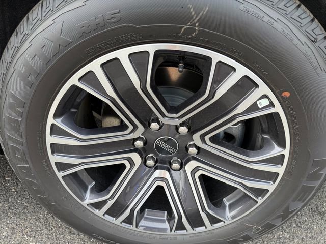 New 2025 Jeep Wagoneer 4WD w/ Premium Group I image 6