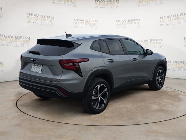 Used 2025 Chevrolet Trax RS w/ Sunroof Package image 5